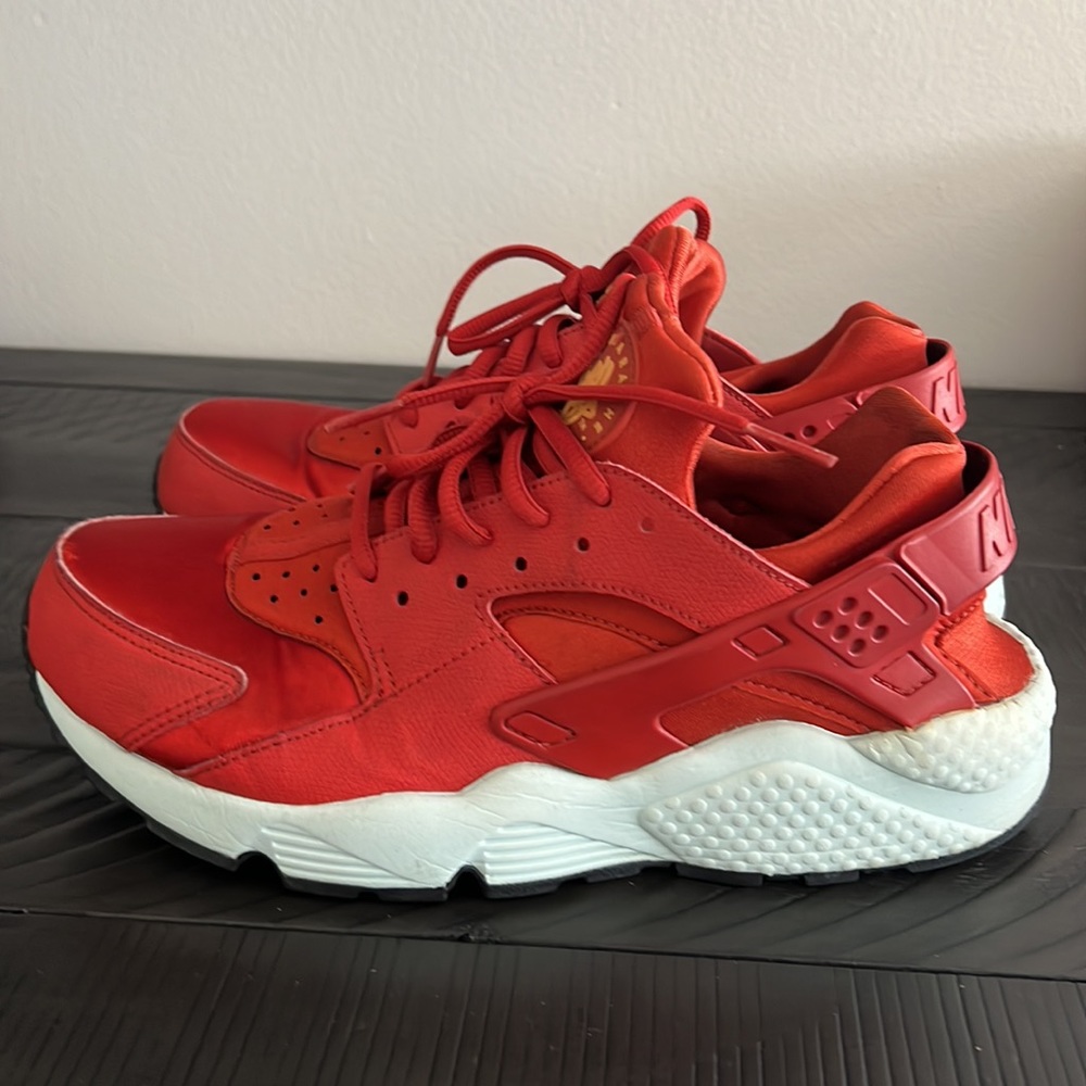Used Womens Nike Air Huarache “Cinnamon”